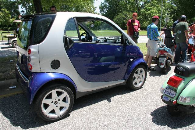 2006_ArtCar_3_Parade 203 